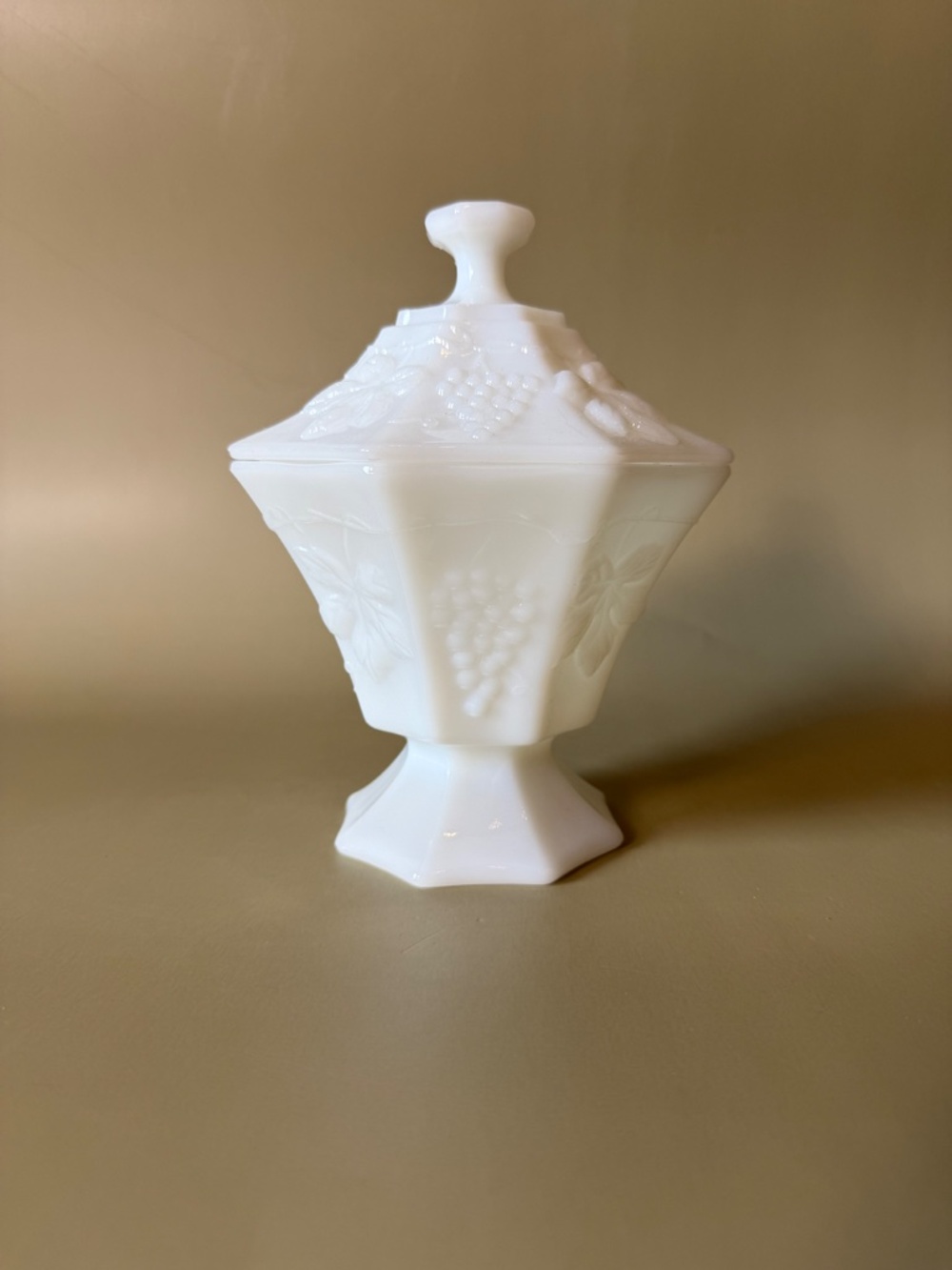 Anchor Hocking Grape Covered Candy Dish | Octagon Lidded Dish - Picture 2 of 9